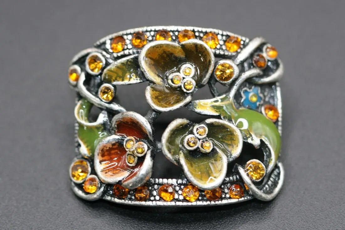 Enamel Rhinestone Sew on Pendant necklace maker center .lot#279: Enamel Rhinestone Sew on Pendant necklace maker center can be threaded on a chain or leather choker or ribbon for a neklace choker or sewn onto a garment measures 1 3/8" x 1 1/8"