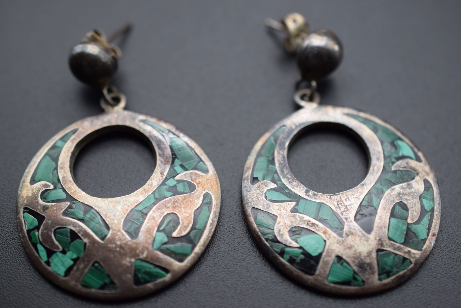 Mexico Sterling Silver 925 Hoop Malachite Earrings Pierced Vintage Lot# BE 281: Mexico Sterling Silver 925 Hoop Malachite Earrings Pierced Vintage measures 1 1/" in diameter weighs 18.09 grams signed Mexico 925 TR-161