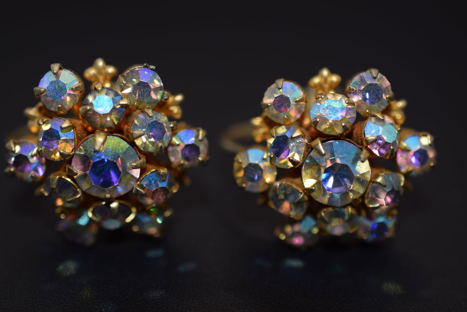 Modella Signed Screw Back Rhinestone Earrings 1940's Vintage Lot# BE 298: Modella Signed Screw Back Rhinestone Earrings 1940's Vintage measures 3/4" in diameter