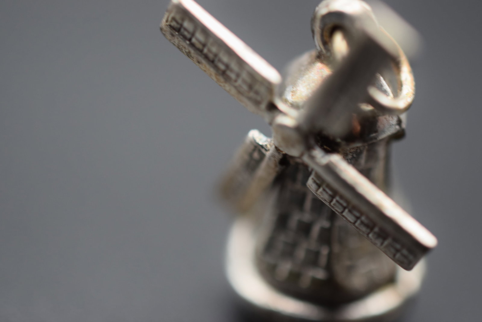 Windmill Moveable Sterling Silver 835 Charm Vintage Lot EH 302: Windmill Moveable Sterling Silver 835 Charm Vintage measures 1" x 1/2" signed 835 on the top weighs 1.94 grams