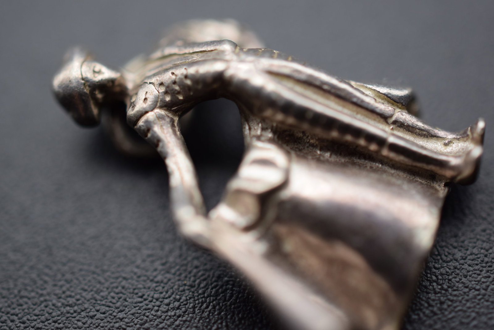 Toro Bull Fighter Charm Pendant Sterling Silver 925 Lot EH 306: Toro Bull Fighter CharmPendant Sterling Silver 925 measures 1" x 5/8" unsigned weighs 2.88 grams