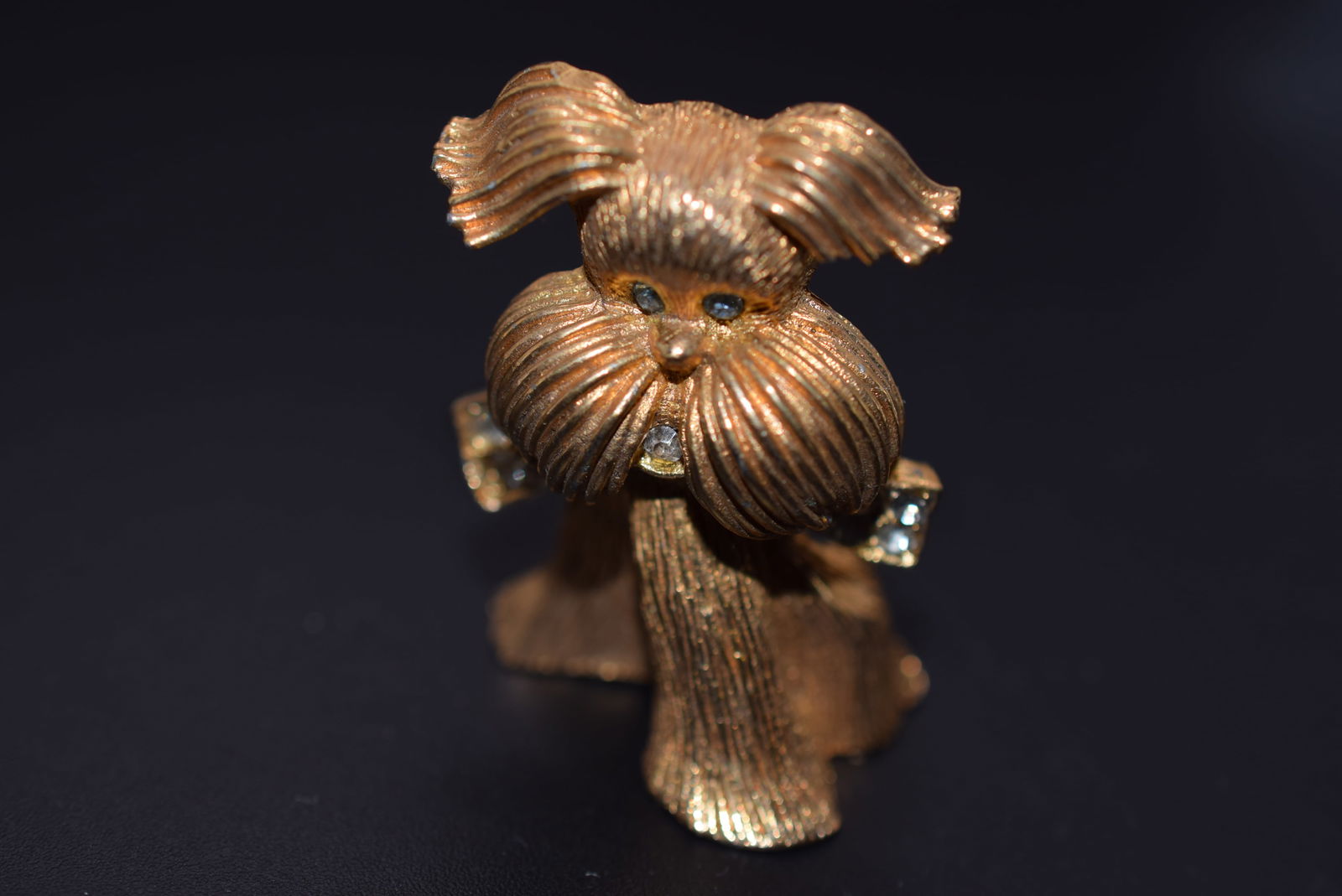 Scottie Dog Brooch Pin Rhinestones Vintage Lot # BE 311: Scottie Dog Brooch Pin Rhinestones Vintage measures 1 5/8" x 1 1/8"