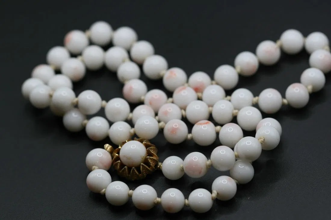Angelskin Coral Like Glass Necklace Knotted vintage .lot#333: Angelskin like Coral Glass Necklace Knotted vintage beads measure 9mm Length is 26" long