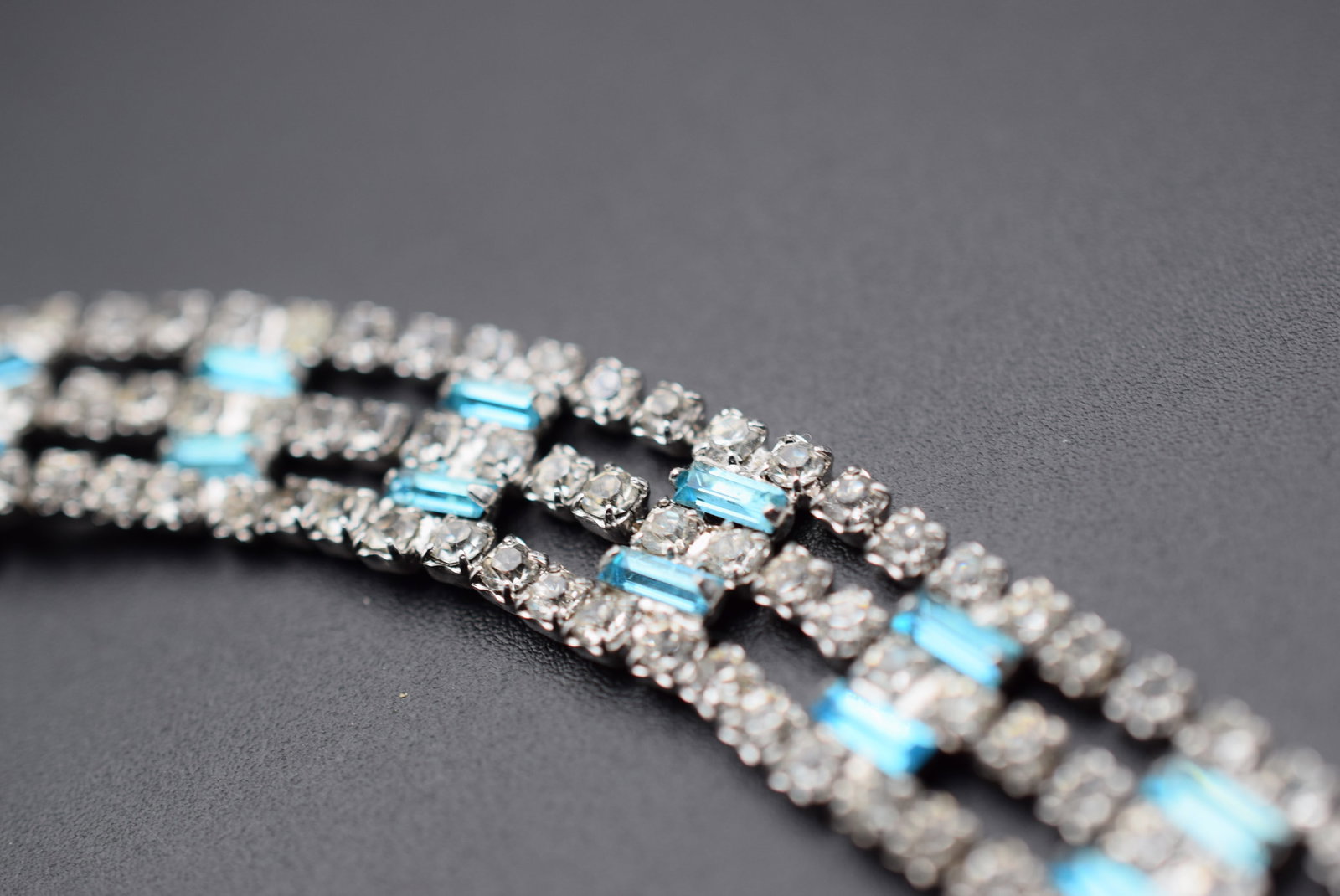 Jay Flex Sterling Silver Rhinestone Bracelet Vintage Lot EH 335: Jay Flex Sterling Silver Rhinestone Bracelet Vintage measures 6 1/2" x 5/8" signed Jay Flex Sterling on the back