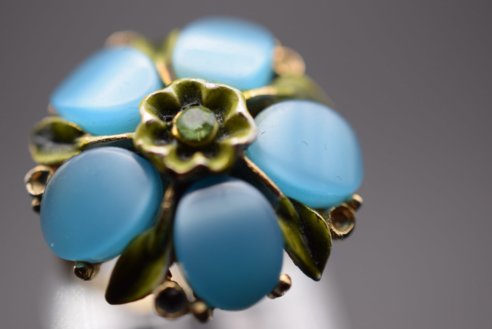 Hattie Carnegie Enamel Rhinestone Signed Vintage Ring Size 7 Lot EH 347: Hattie Carnegie Enamel Rhinestone Signed Vintage Ring Size 7 top measures 7/8" in diameter signed Hattie Carnegie on the back