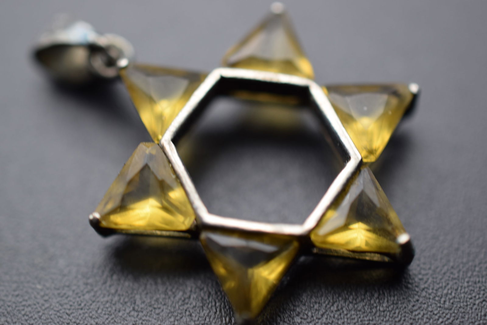 Star of David Sterling Silver 925 Pendant Jewlish Lot EH 381: Star of David Sterling Silver 925 Pendant Jewlish measures 1" in diameter plus the bale signed 925 on the bale weighs 2.71 grams