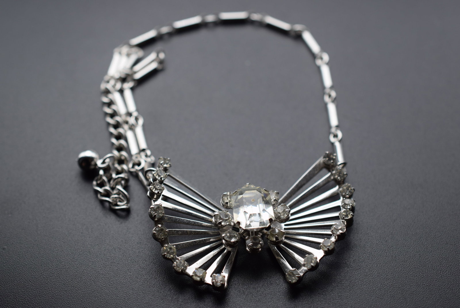 Rhinestone Spray Necklace Vintage 1940's Lot EH 396: Rhinestone Spray Necklace Vintage 1940's measures 16" x 1 1/2"