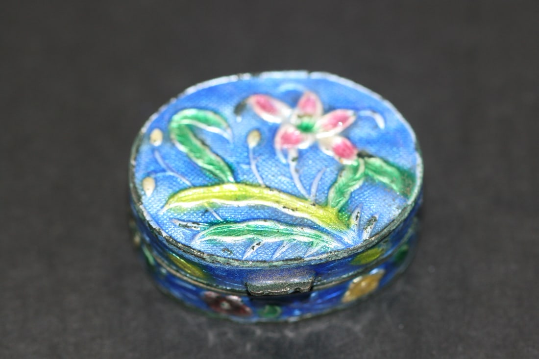 Enamel Pill Box Vintage China Flowers Blue .Lot#407: Enamel Pill Box Vintage China Flowers Blue measures 1 3/8" x 1" and is 1/2" high signed China on the bottom