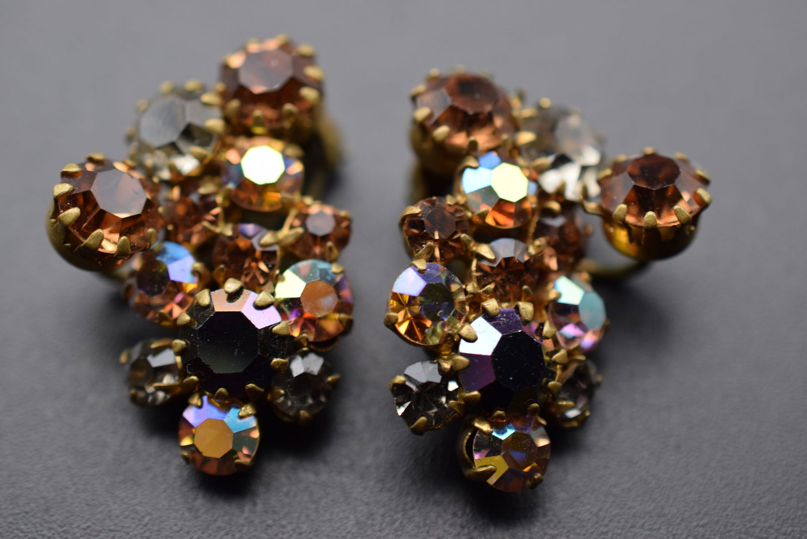 Made in Austria Vintage 1940's Rhinestone Clip Earrings Lot EH 412: Made in Austria Vintage 1940's Rhinestone Clip Earrings measures 1 1/8" x 7/8" signed on the clip Made in Austria