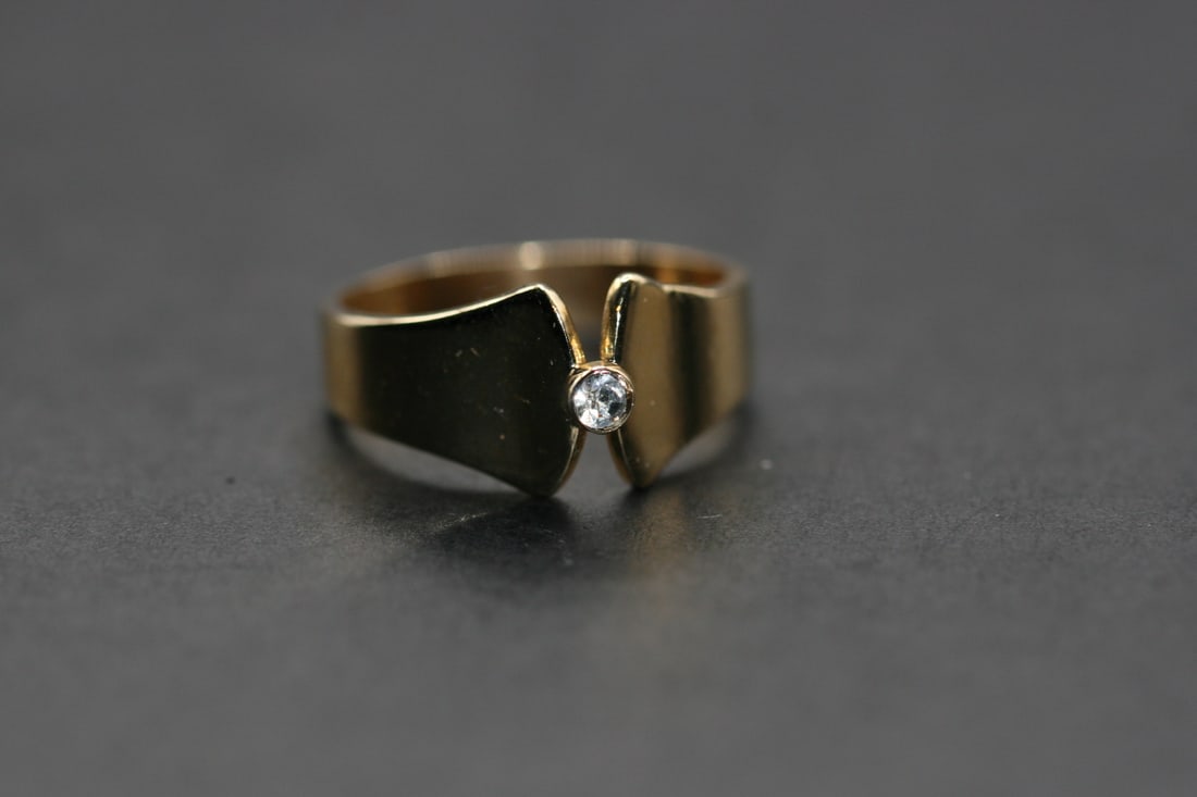 Lovely plated Gold CZ Ring size 7.75 .Lot#450 (1 of 2)