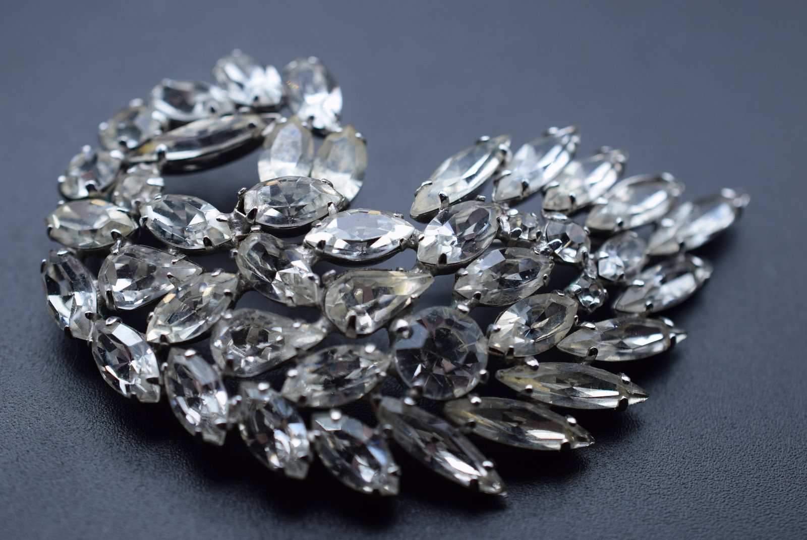 Sherman Unsigned Tlc Brooch Pin Huge Rhinestone 3" Lot EH 461: Sherman Unsigned Tlc Brooch Pin Huge Rhinestone 3" clasp is missing the part that swings to close it
