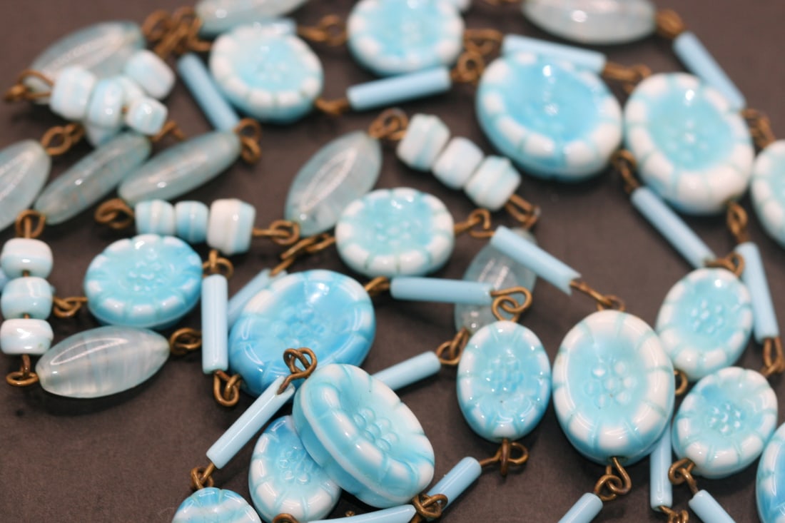 Turquoise colored Art Glass 50's Necklace flapper length vintage .Lot#472: Turquoise colored Art Glass 50's Necklace vintage measures 48" long