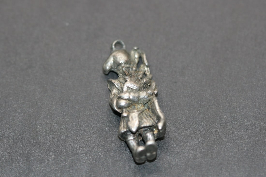Scottish Bag Pipe Silver Charm vintage Lot508: Scottish Bag Pipe Silver Charm vintage measures 1 3/8" x 1/2"