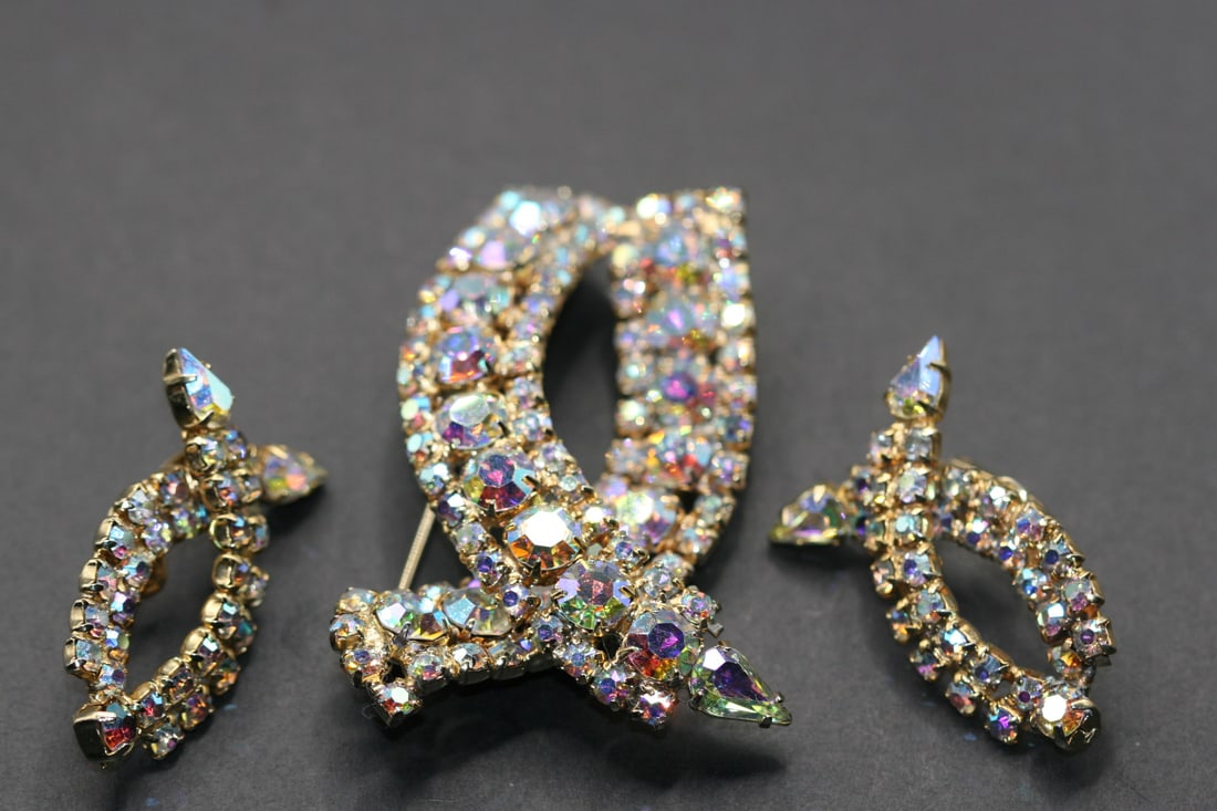 Keyes Brooch and clip Earrings Vintage Set Rhinestone Lot 528 (1 of 3)