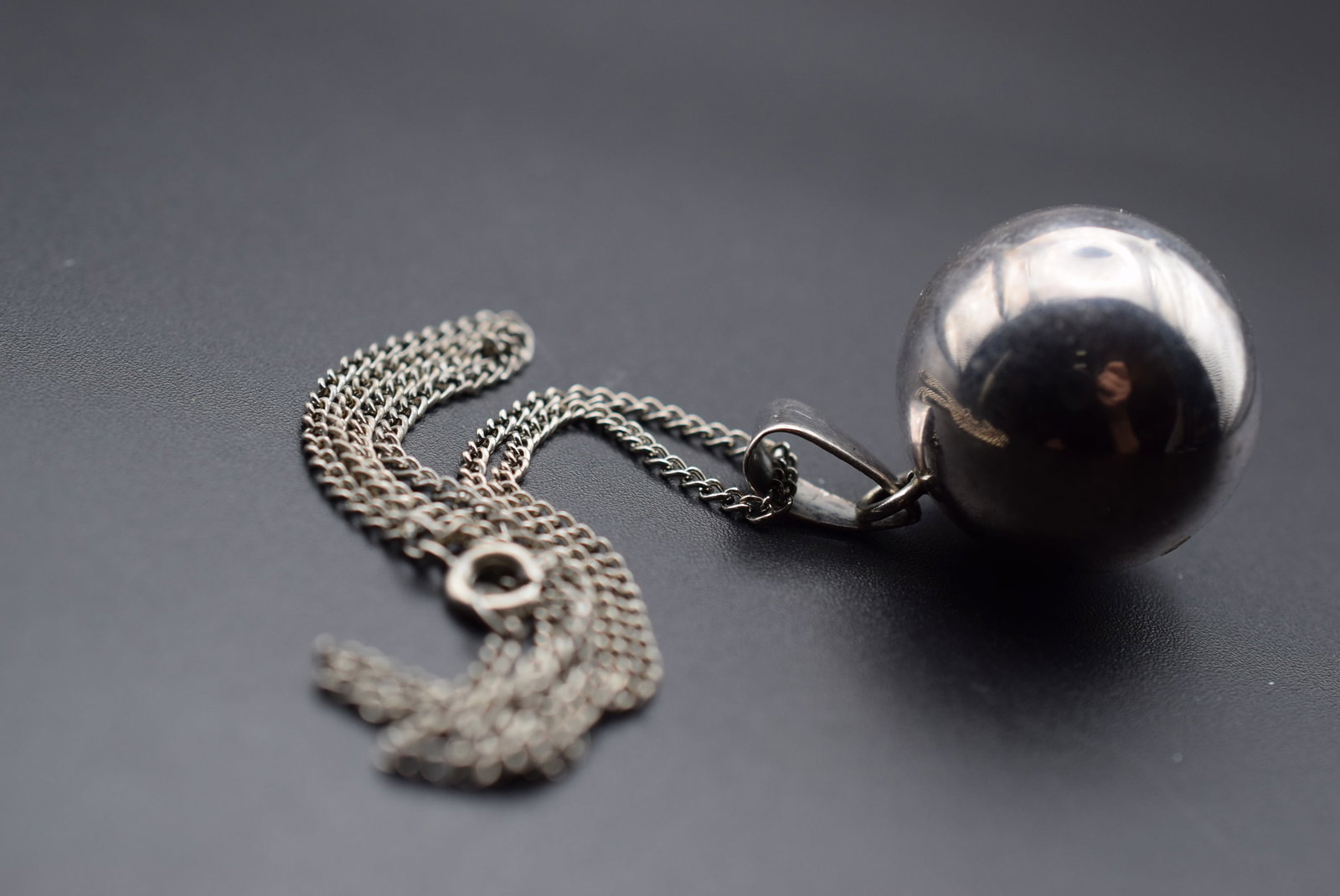 Musical Ball Pendant Necklace Chimes Lot EH 534: Musical Ball Pendant Necklace Chimes chain 17" ball measures 1" in diameter