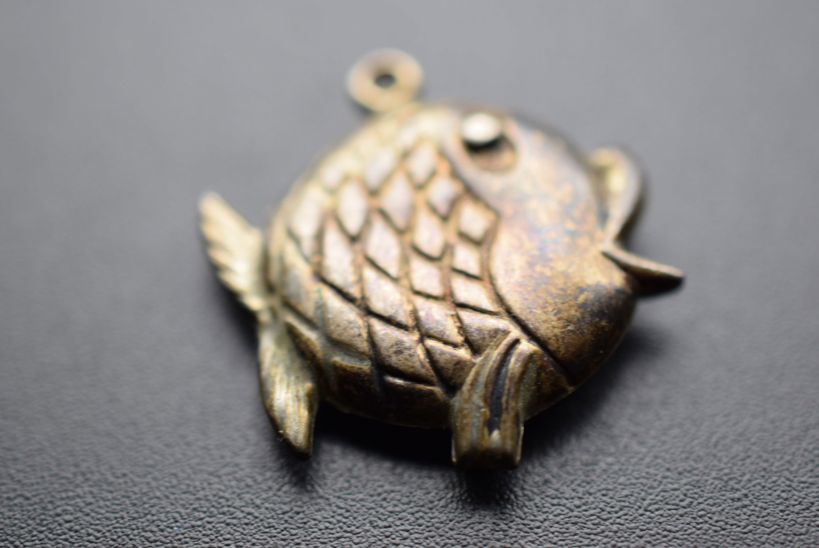Puffer Fish Sterling Silver 925 Charm Pendant Lot EH 544: Puffer Fish Sterling Silver 925 Charm Pendant signed Sil on the face and measures 7/8" x 7/8" weighs 1.66 grams
