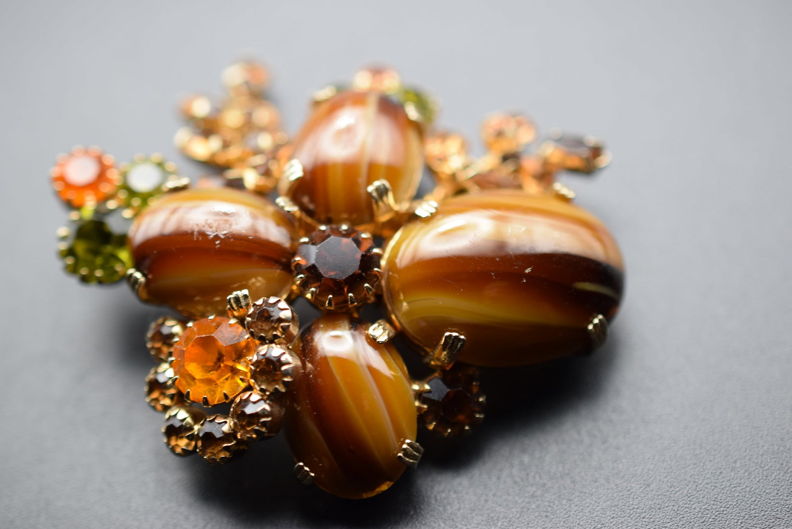 Continental Art Glass Rhinestone 1940's Brooch Pin Vintage Lot EH 574: Continental Art Glass Rhinestone 1940's Brooch Pin Vintage measures 2 1/2" x 2 3/8" signed Continental
