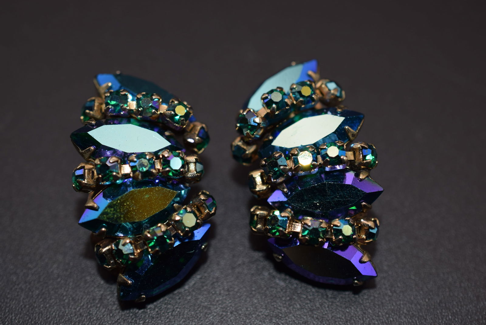 Sherman Cluster Rhinestone Vintage 1940's Signed Clip Earrings Lot EH 578: Sherman Cluster Rhinestone Vintage 1940's Signed Clip Earrings measures 1 3/8" x 3/4" signed Sherman