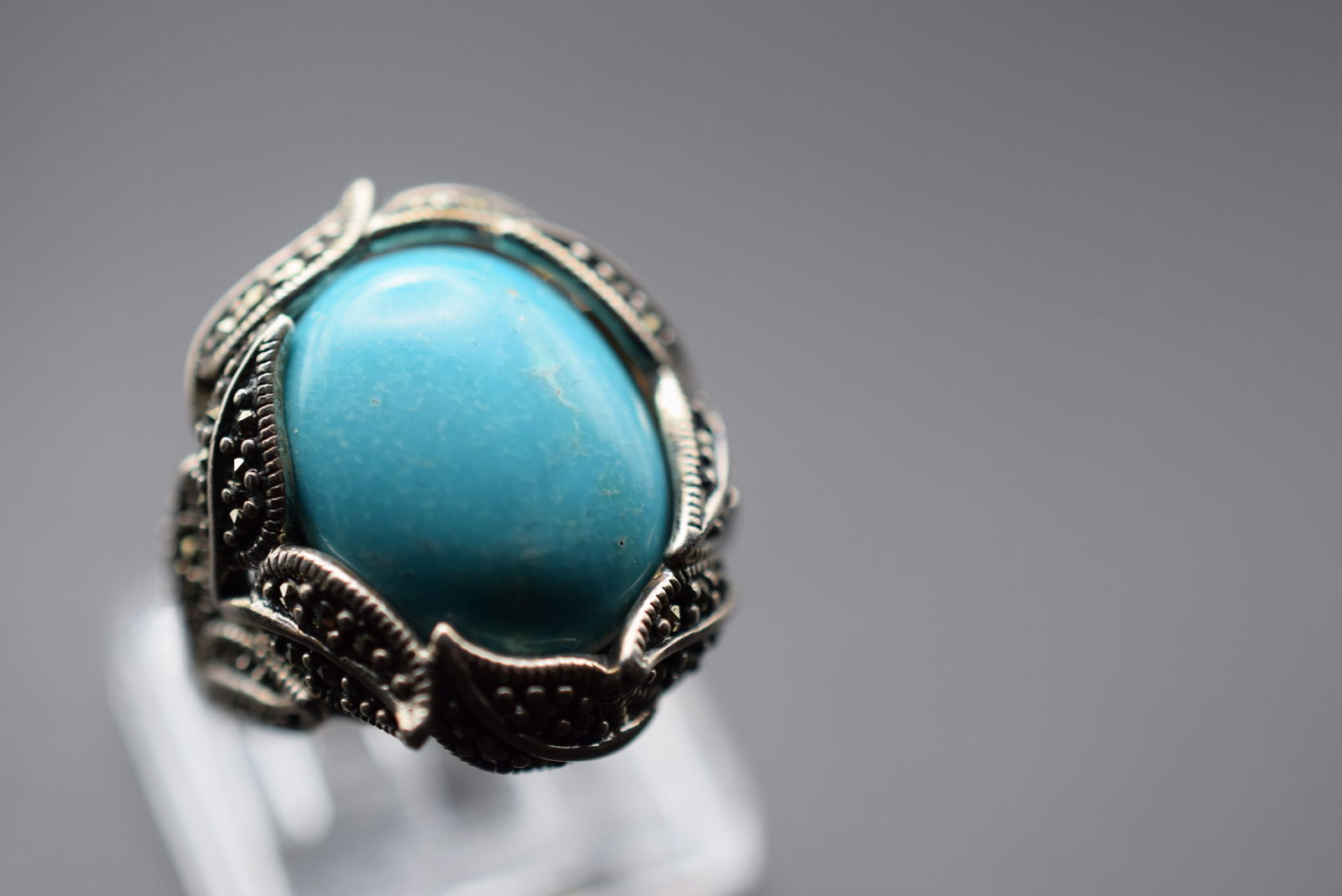 Marcasite Sterling Silver 925 Huge Ring Size 8 Lot EH 582: Marcasite Sterling Silver 925 Huge Ring Size 8 top measures 1" signed 925 weighs 9.1 grams