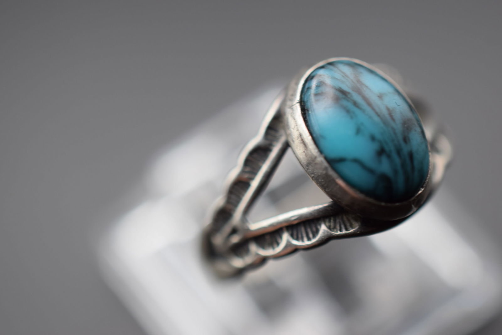 Vintage Sterling Silver 925 Vintage Ring Size 5 Lot EH 656: Vintage Sterling Silver 925 Vintage Ring Size 5 top measures 1/2" signed inside Sterling weighs 2.17 grams