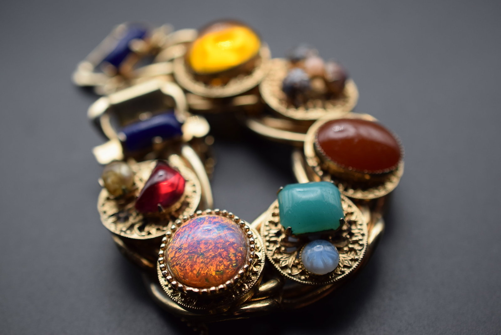 Selro Sellini Like Juliana Easter Egg 1940's Cluster Bracelet Vintage Lot EH 688: Selro Sellini Like Juliana Easter Egg 1940's Cluster Bracelet Vintage measures 7 1/2" x 1"