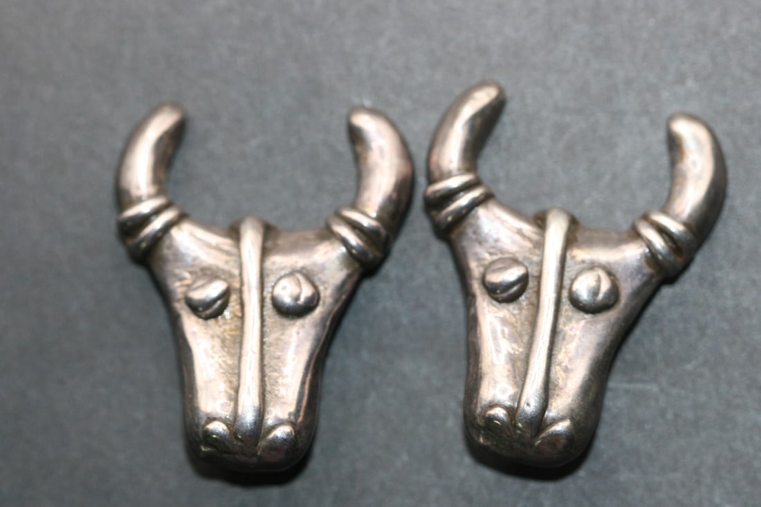 Scooter Paris Bull Long Horn Cattle Clip Earrings Vintage Lot 732: RARE Scooter Paris Rodeo Bull Long Horn Cattle Clip Earrings Vintage measures 1 3/4" x 1 1/4" signed on the back of both earrings