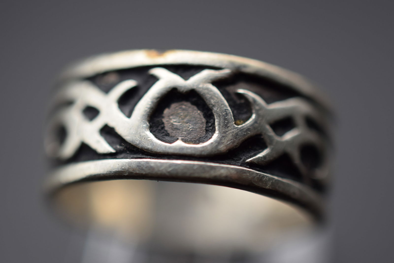 Celtic Band Wide Sterling Silver 925 Vintage Ring Size 11.5 Lot EH 761: Celtic Band Wide Sterling Silver 925 Vintage Ring Size 11.5 measures 3/8" wide signed inside 925 weighs 6.67 grams