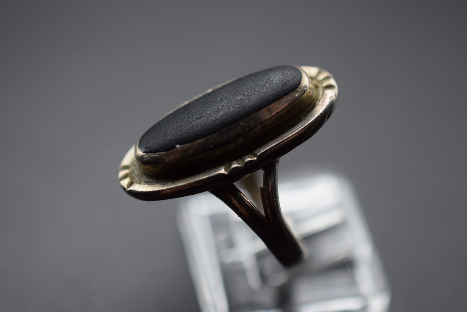 Onyx Huge Sterling Silver 925 Vintage Ring Size 7.25 Lot EH 772: Onyx Mexico Huge Sterling Silver 925 Vintage Ring Size 7.25 measures 1 1/8" signed Sterling 925 weighs 6 grams