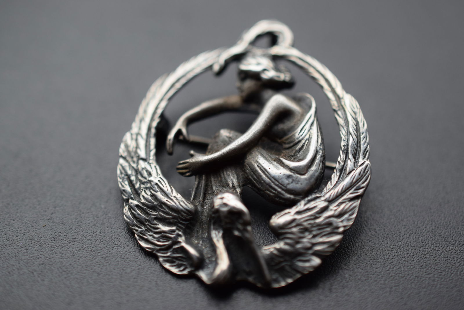 Heron Winged Bird with Lady Inside Sterling Silver 925 Brooch Pin Lot EH 773: Heron Winged Bird with Lady Inside Sterling Silver 925 Brooch Pin measures 1 1/2" x 1 1/4" signed 925 weighs 7.79 grams