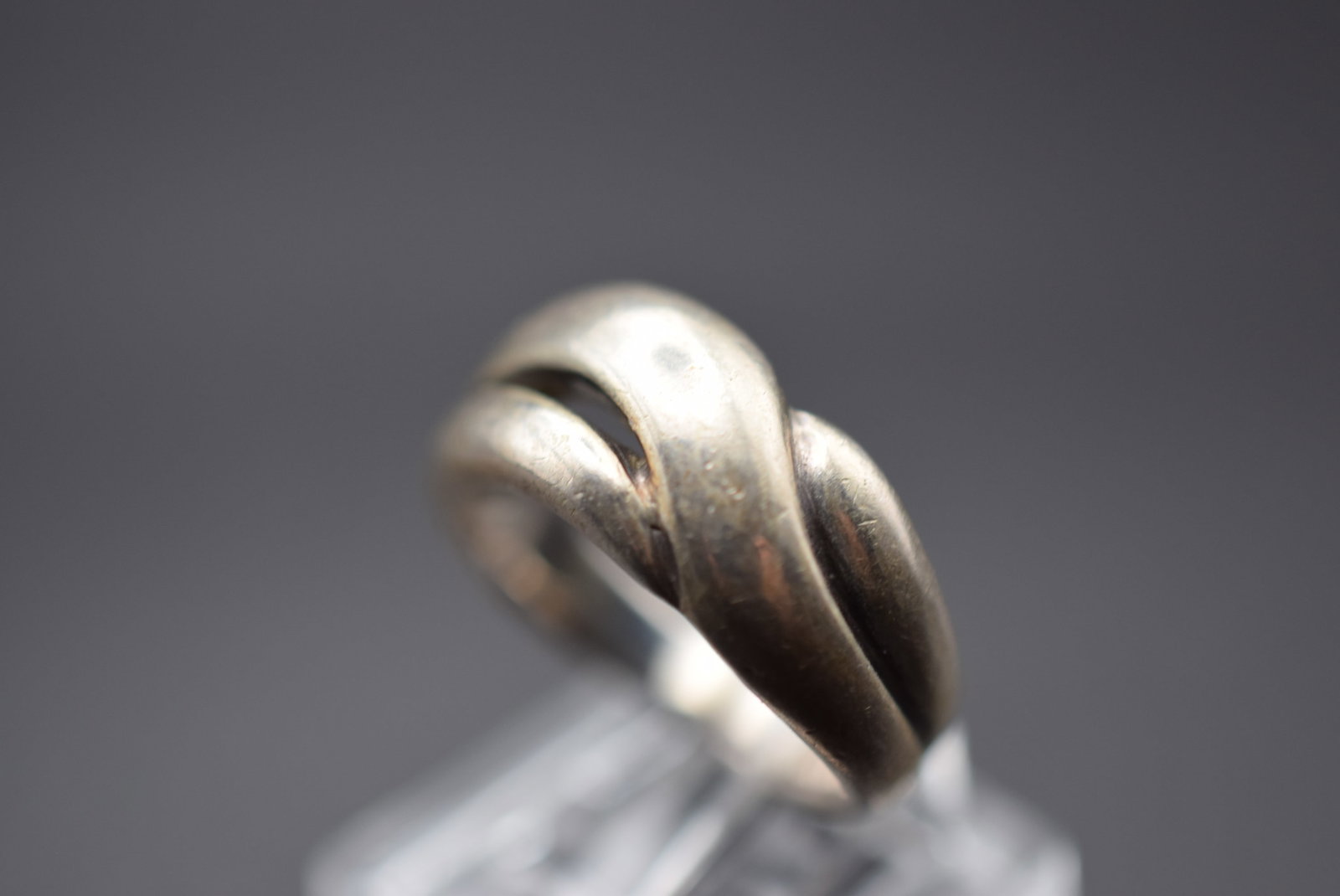 Modernist Sterling Silver 925 Vintage Ring Size 6.75 Lot EH 783: Modernist Sterling Silver 925 Vintage Ring Size 6.75 measures 3/8" unsgned weighs 6.23 grams