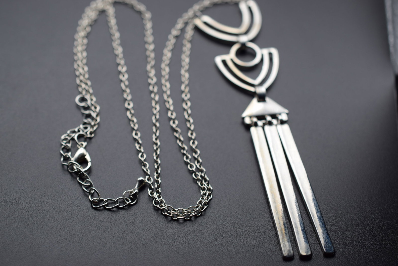 1970's Necklace 26" Plus Drop 4 1/2" vintage Lot EH 796: 1970's Necklace 26" Plus Drop 4 1/2" vintage