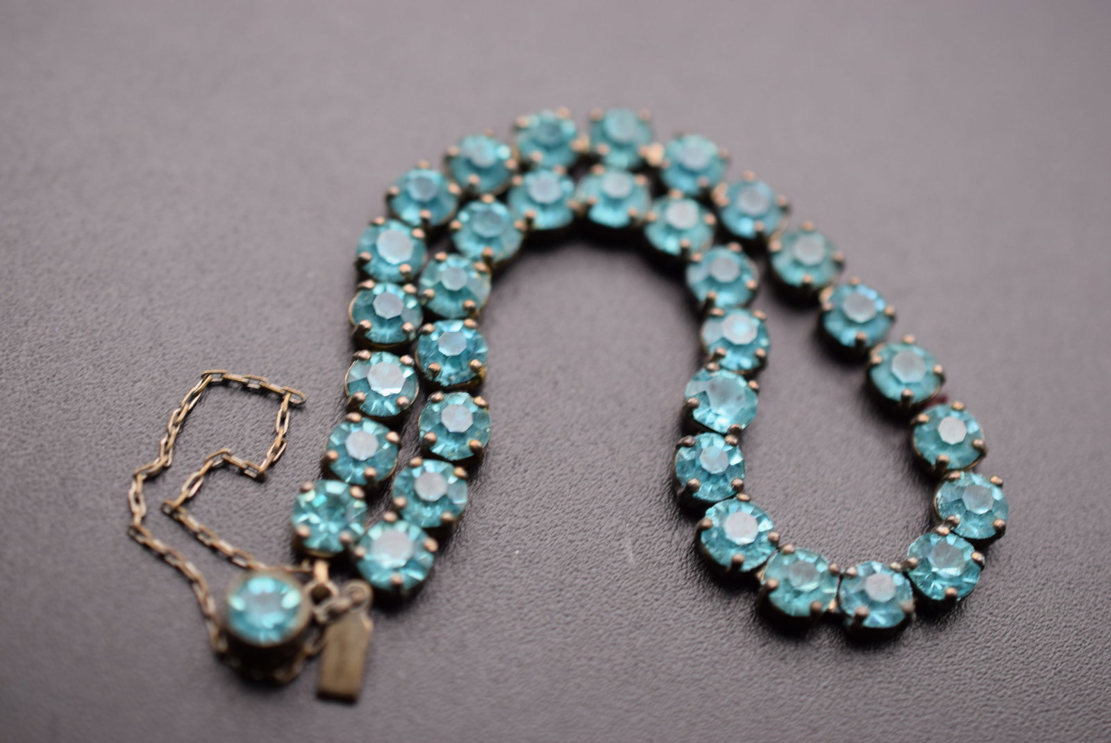 Turquoise Sterling 1930's Vintage Fine Bracelet Lot EH 800: Turquoise Sterling 1930's Vintage Fine Bracelet measures 7" long has a safety chain and is 1/4" wide