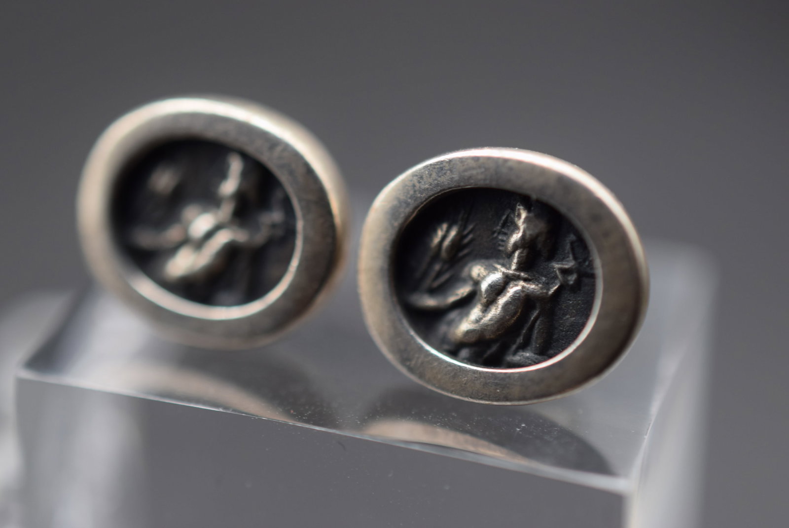 Neptune Amazing Sterling Silver 925 Pierced Earrings Vintage Lot EH 827: Neptune Amazing Sterling Silver 925 Pierced Earrings Vintage measures 1/2" signed 925 weighs 2.66 grams