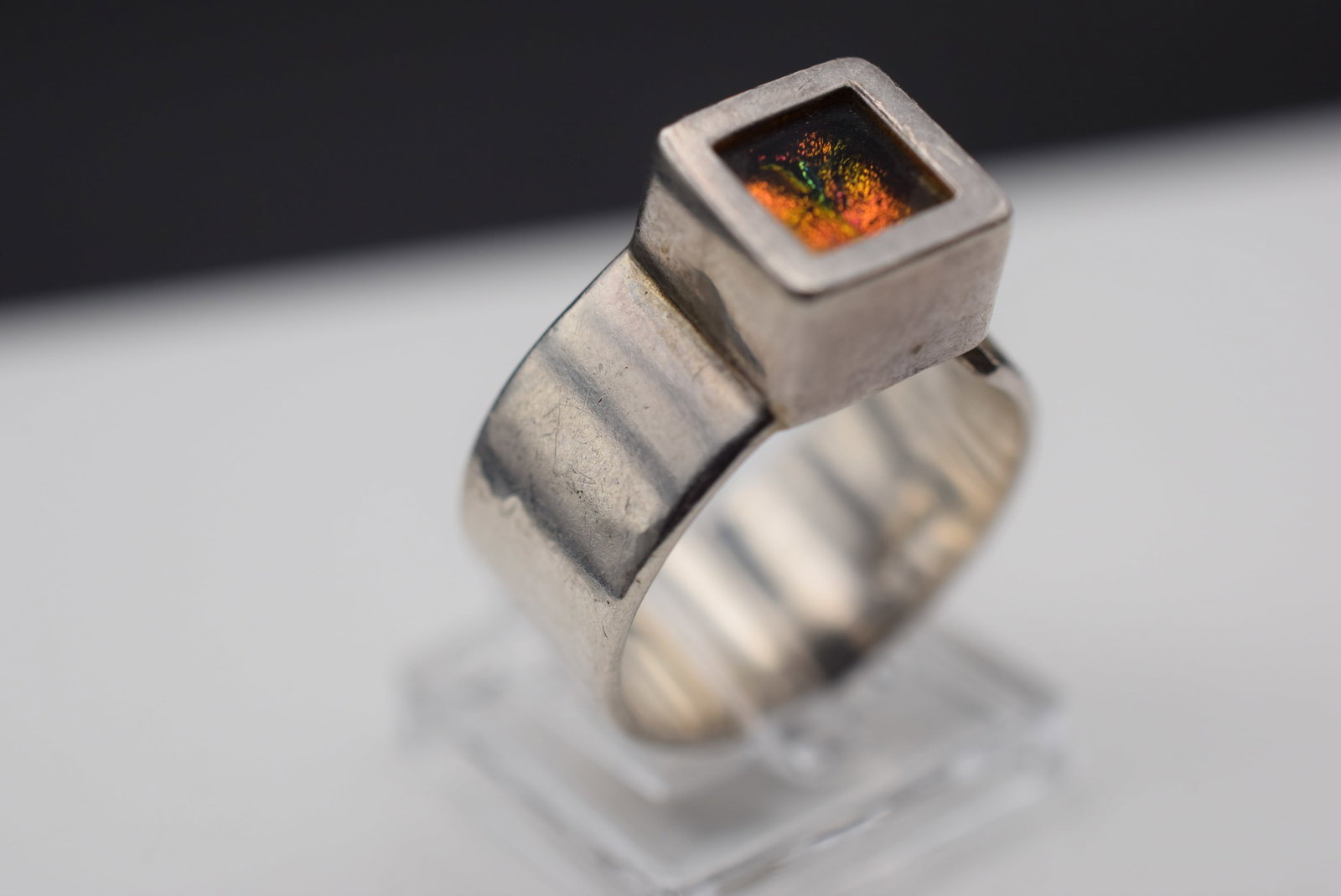 Enamel Modernist Sterling Silver 925 Vintage Ring Size 9 Lot EH 841: Enamel Modernist Sterling Silver 925 Vintage Ring Size 9 measures 1/2" wide signed Sterling weighs 8.67 grams