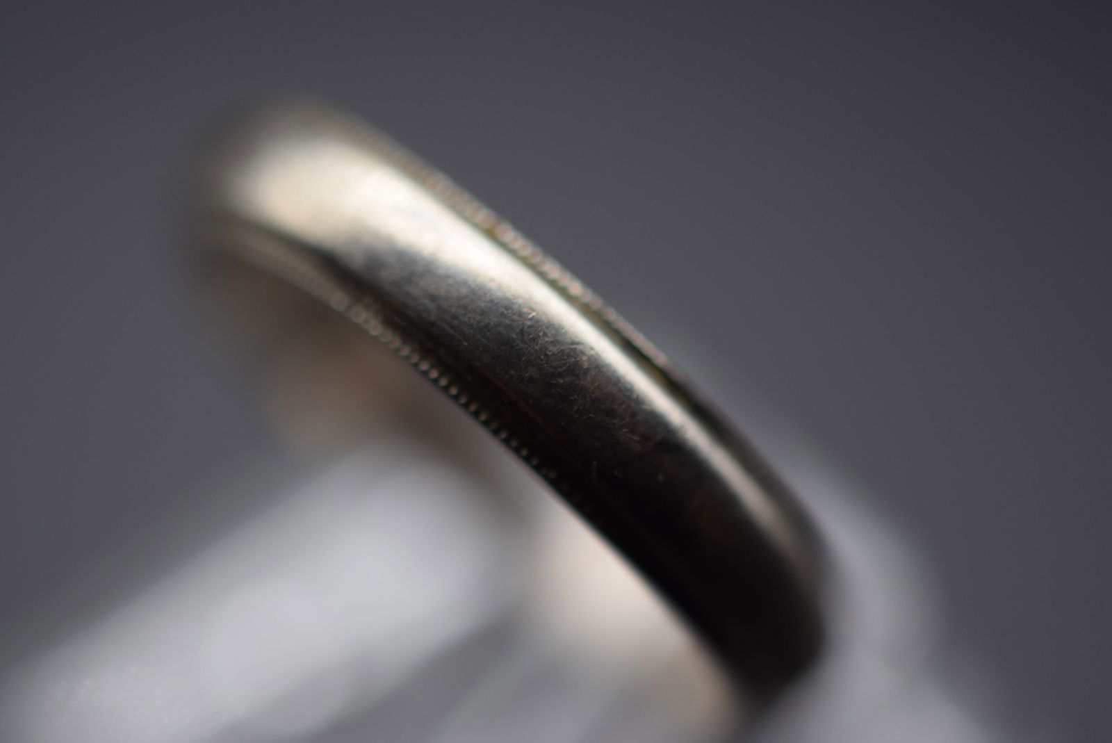 Raised dots edge Band Sterling Silver 925 Vintage Ring Size 8 Lot EH 844 (1 of 3)