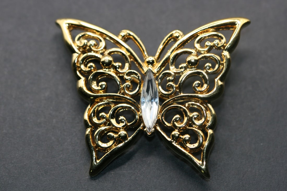 Butterfly Brooch Pin Rhinestone Vintage Lot 849 (1 of 2)