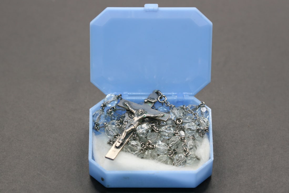 Crystal Vintage Rosary in original Blue Box Lot 876: Crystal Vintage Rosary in original Blue Box measures circumference 28" drop 6 1/2" hanging length 20 1/2"