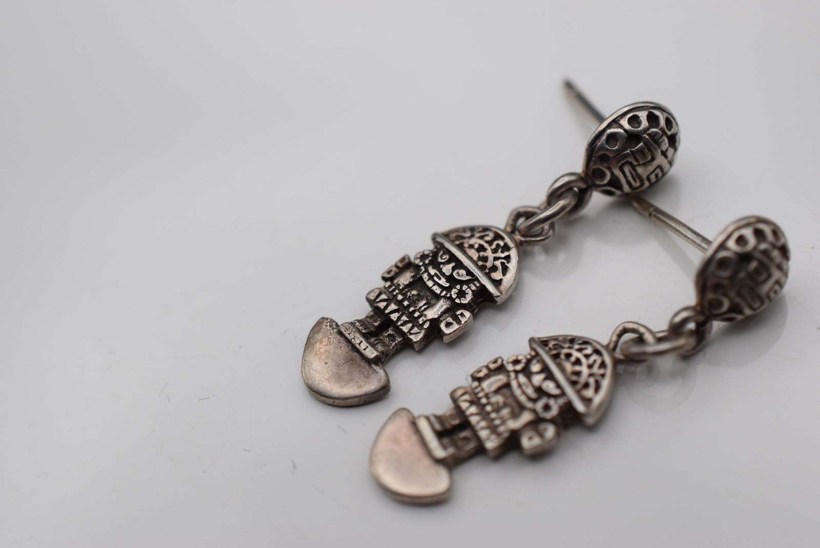 Mayan Inca Man Sterling Silver 925 Pierced Earrings Lot EH 881: Mayan Inca Man Sterling Silver 925 Pierced Earrings measures 1 1/4" x 3/8" unsigned untested no backings weighs 3.4 grams