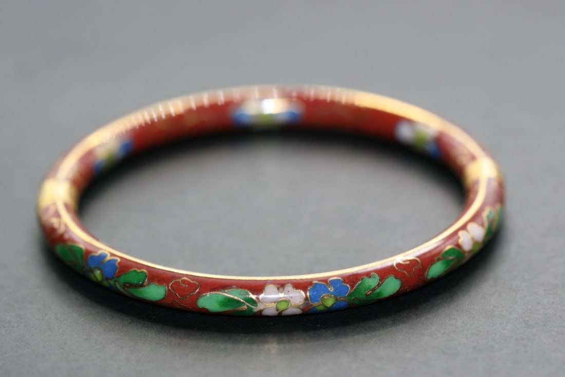 Cloisonne Bangle Bracelet Clasp Opens Vintage Lot 892: Cloisonne Bangle Bracelet Vintage Burgundy Clasp Opens measures 1/4"wide