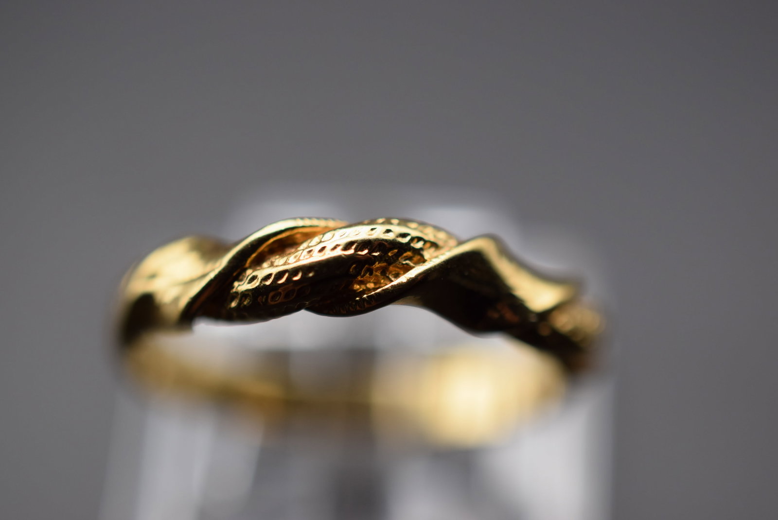 1970's Vintage Ring Size 7.75 Lot EH 905: 1970's Vintage Ring Size 7.75 meausres 1/8" wide
