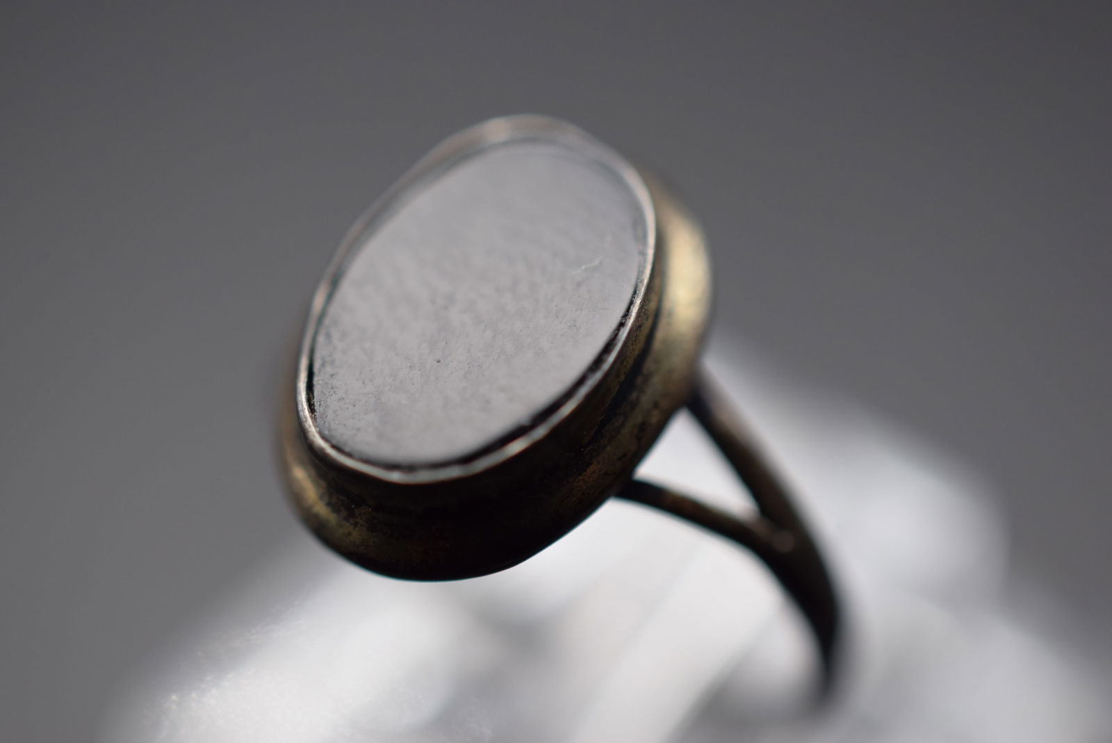 Onyx Ring Size 4.5 Lot EH 906: Onyx Ring Size 4.5 top measures 1/2"