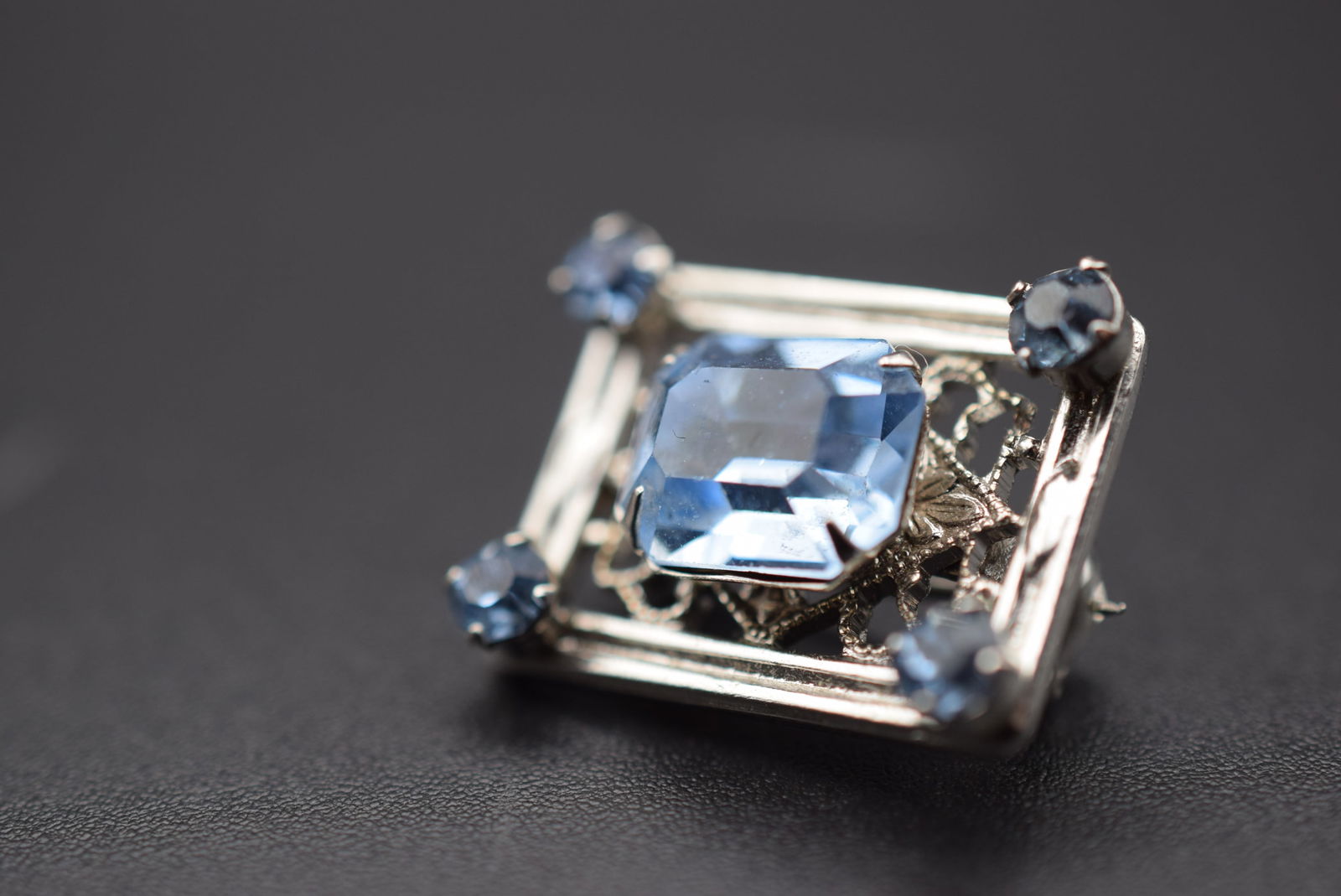 Scatter Brooch 1940's Rhinestone Vintage Pin Lot EH 929 (1 of 2)