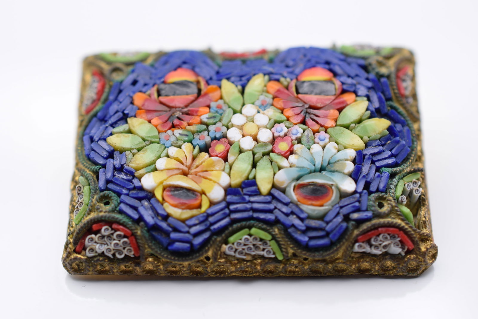 Wow Old Micro Mosaic Vintage Italy Dome Brooch Pin Huge Lot EH 944: Wow Old Micro Mosaic Vintage Italy Dome Brooch Pin Huge measures 1 5/8" x 1 1/4" signed italy has wear tot he back