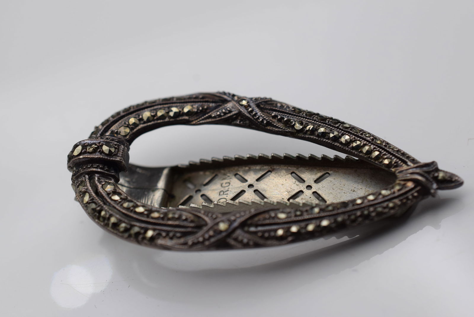 Marcasite Vintage 1930's Sterling Silver 925 Clip Lot EH 959: Marcasite Vintage 1930's Sterling Silver 925 Clip measures 2" x 1" signed Sterling weighs 7.54 grams