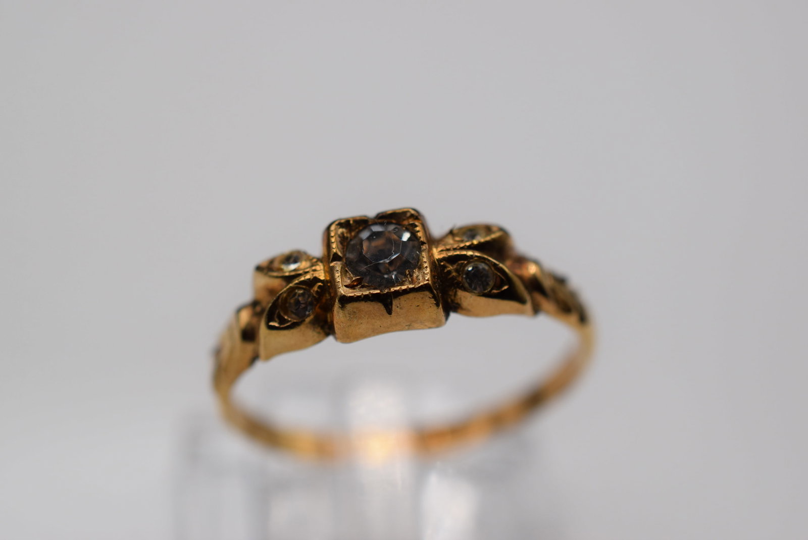 Early Gold Filled Vintage Ring Size 7.75 Lot EH 997: Early Gold Filled Vintage Ring Size 7.75 top measures 1/4" signed inside Gold Filled