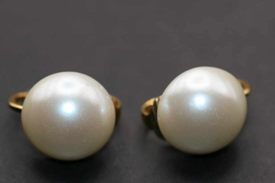 Button Pearl Clip Earrings Lot 1004 (1 of 2)