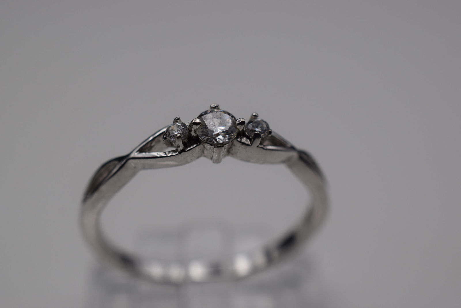 Sweetest Delicate Sterling Silver 925 Vintage Ring Size 7 Lot EH 1032 (1 of 2)