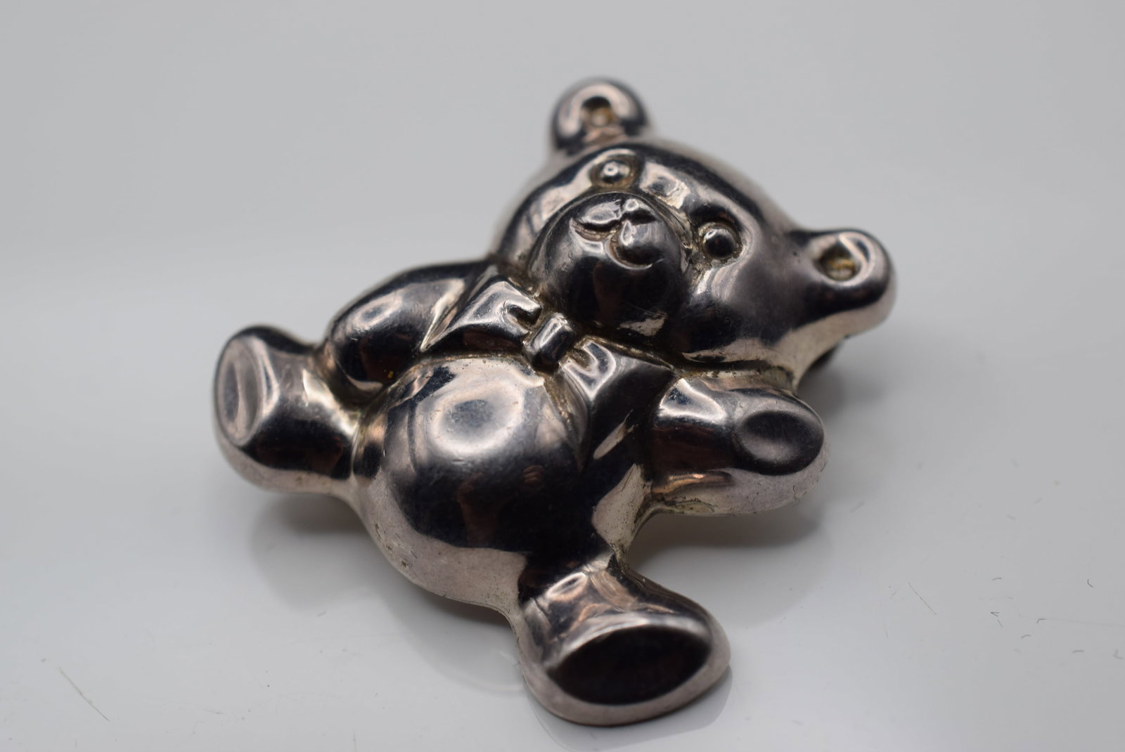 Puffy Bear Teddy Brooch Pin Pendant Sterling Silver 925 Lot EH 1036: Puffy Bear Teddy Brooch Pin Pendant Sterling Silver 925 measures 1 3/8" x 1 3/8" signed Sterling weighs 7.53 grams light reflections in photos no dents