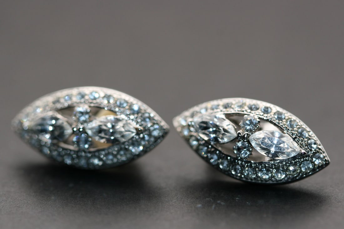 Diamante Rhinestone Clip Earrings Lot 1037 (1 of 3)