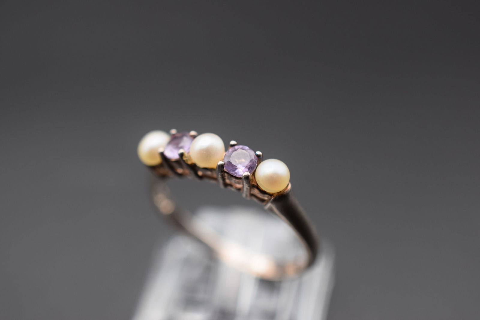 Amethyst Pearl Beauty Sterling Silver 925 Vintage Ring Size 9 Lot EH 1065: Amethyst Pearl Beauty Sterling Silver 925 Vintage Ring Size 9 top measures 1/4" signed 925 weighs 2.8 grams